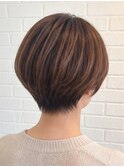 ベージュレイヤーショート×軽やか質感