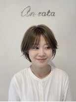 アンラタ(anrata)&nbsp;大人可愛いボブレイヤーカット×透明感グレージュベージュ