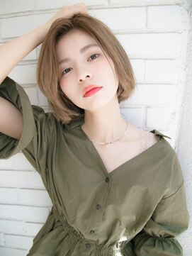 ルティア(Lutia) すっきり襟足ボブ ベージュ エレガンス