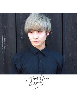 パドトロワ(Pas de trois) 新潟駅南×プラチナアッシュ×束感ショート×ハイトーン