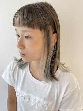 アッシュ 下北沢店(Ash) ベージュカラーインナーベージュの切りっぱなし ミディアム