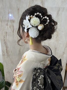 ラビス 浦和(Lovis) 美髪/ネビージュ/大人かわいい/透明感ショート[浦和]