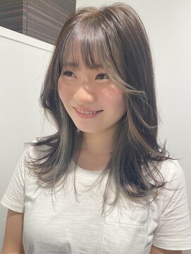 パーチェヘアー(pace hair) フェイスフレームカラー×外ハネロング
