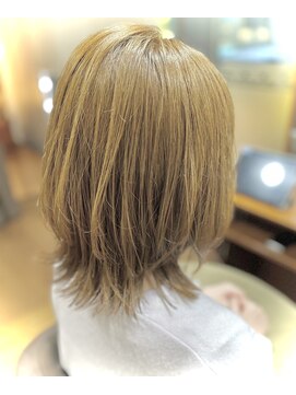 ムーア(MUA) 【MUA 大泉】オリーブベージュ×ミディアムウルフ