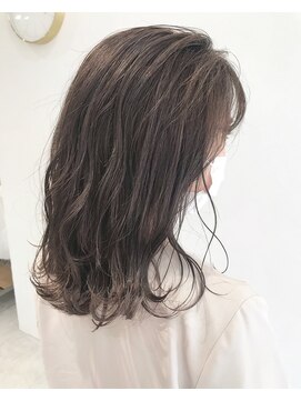 ヘアデザイン ソラ(Sola) 大人可愛いハイライトベージュカラー×ナチュラルウェーブ