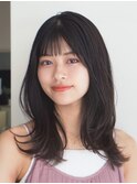 ミディアム　レイヤーカット　黒髪　ウェットヘア