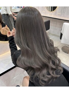 ラピス 名古屋駅前店(Lapis) オリーブカラー/グレージュ