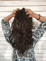 ビーヘアサロン(Beee hair salon) たっぷりハイライト×グレーアッシュ
