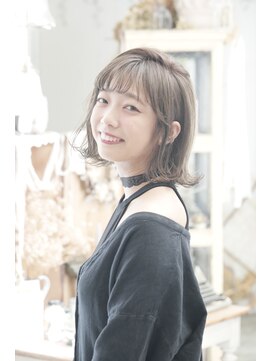 キミ(kimi) 【ｋｉｍｉ自由が丘】グレージュ×切りっぱなしボブ