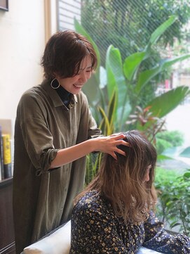 ヘアサロン トラヴィス(hair salon Travis) ヘッドエステ【艶髪トリートメント、シャンプー、ブロー付き】