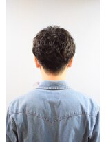 フォンクオアンド(foncuo&)&nbsp;ツーブロックショートパーマスタイル