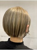 ツヤ感重視！ハイトーンストレートボブ