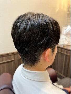 ミリオンバックス 上野(Million Bucks) ツーブロ/センターパート<理容室>[メンズ/シェービング/上野]