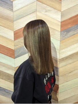 ヘアートゥリース(hair trees) 切りっぱなし×ヌーディーカラー