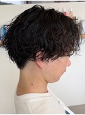 センターパートツイストスパイラルパーマ刈り上げメンズパーマ
