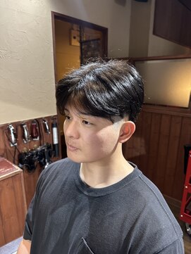 カットスペース キャロル(CUT SPACE CAROL) ツーブロフェード