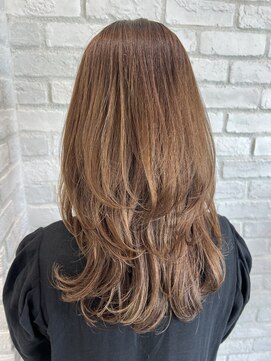 アッシュ 北上尾店(Ash) レイヤーカット/ふんわりカール/ロングレイヤー