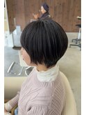 【Velis】レザーカットのまとまりコンパクトショートボブ