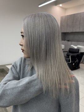 ノートエートル 西金沢(Nought etre) ホワイトシルバーカラー10代20代ハイトーンカラー