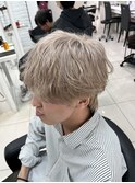 ラウンドマッシュショートホワイトブリーチミルクティーベージュ