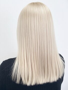 ハイトーン×ホワイトベージュ◎透明感抜群ストレートロング