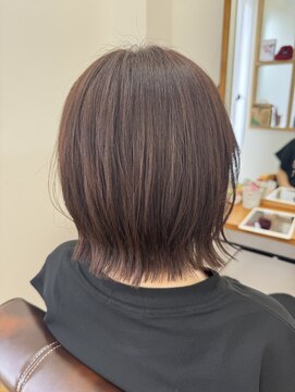 リル(LILU) 外ハネくびれボブ