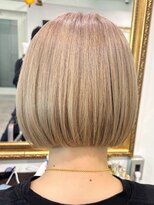 ルネラトーキョー(RUNERA TOKYO) ハイトーンボブ ダブルカラー ミルクティーベージュ
