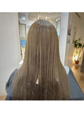 ムーア(MUA) ☆オリーブ系カラー