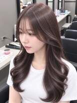 エミュ(Aimu.)&nbsp;韓国風くびれレイヤー