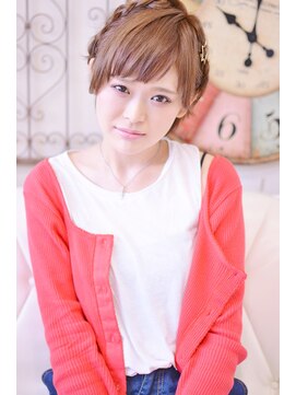 メイズ(MAZE) ショートの編みこみアレンジ【メイズ東中野・鍛原志行】