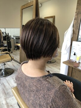 シキ(C key) ショートボブ