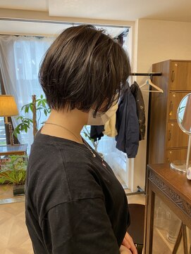 インビテーション(invitation) 抜けのある束感ショート