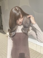 ブレイズ ザ サロン(BLAZE THE SALON)&nbsp;色落ちミルクティーなグレージュイヤリングカラー【BLAZE 大庭】