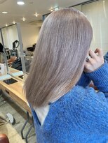 ヘアーブレイス(hair brace)&nbsp;ホワイトグレージュ　stylist 聖斗