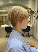 ハイトーングレージュショートボブ