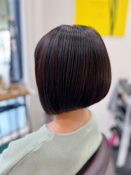 ジラ ヘアアンドメイク(girra HAIR&MAKE) 前下がりボブ