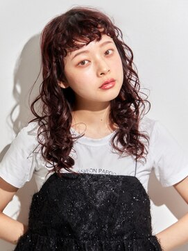 モーラ 浅香山店(MOLLA) くるくるで個性溢れるセミロング