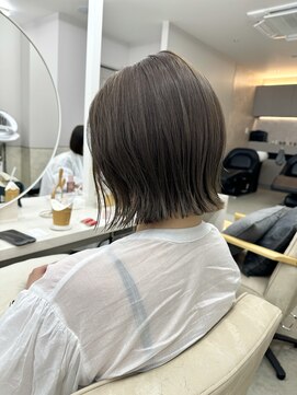 サンド 鹿児島中央(sand) @ayumi.sand ぱつっとだけど重くないbob オリーブベージュ