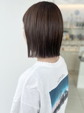 ヒビカ(HIBIKA) ぱつっとミディアムボブ