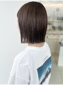 ぱつっとミディアムボブ