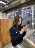 ベージュ