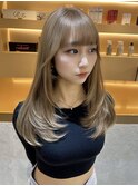 髪質改善プラチナブロンド×レイヤーカット