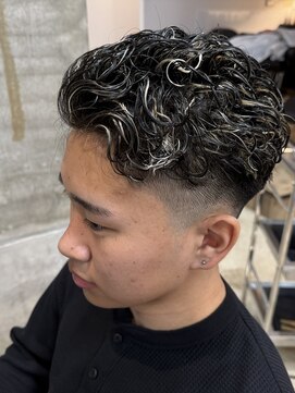 リット(lit.) ブルーブラック/スペインカール/スパイキーショート/守谷