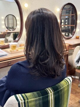 エルサフィロ キタハマ(el zafiro kitahama) 30×40×50代×似合わせカット×お手入れ簡単×レイヤー