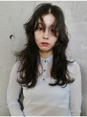 ドライ質感が可愛い☆レイヤーパーマロングヘア