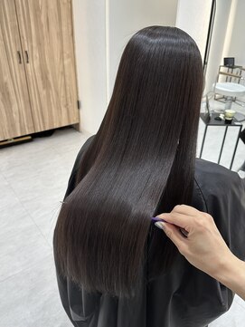 ジーナ 博多筑紫口(Zina) 赤み消し透明感 暗髪グレージュ×ナチュラル美髪矯正!