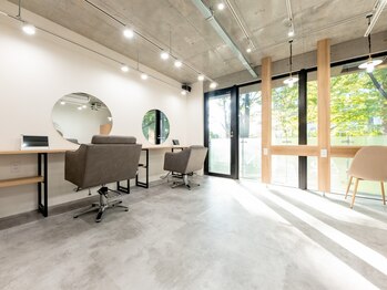 アグ ヘアー テノエ 大宮氷川参道店(Agu hair TENOE)の写真/センス×プチプラが人気の注目サロン!計算されたカットでセットしやすい優秀Styleに!毎朝を楽に可愛く☆