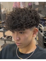 イーラ アメ村店(era)&nbsp;スペインカール　ツイストスパイラル眉カットメンズパーマ