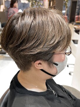 デフィー(DEFY) ショートスタイル白髪ぼかし