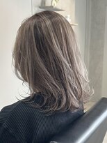 ラック(LUCK)&nbsp;バレイヤージュ／船橋／くすみベージュ/細めハイライト